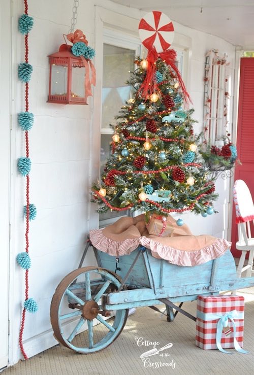 Retro Red and Aqua Christmas Front Porch