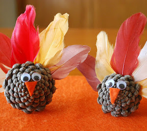 DIY Pinecone Turkeys with feathers