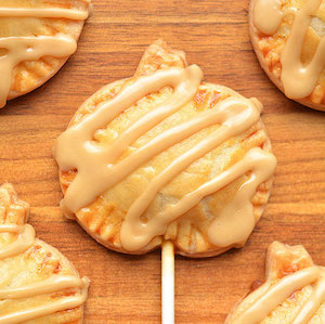 Mini Pumpkin Pie Pops 