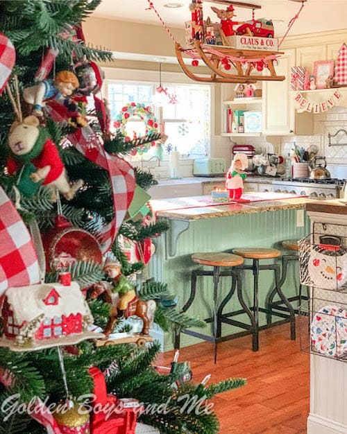 vintage christmas kitchen