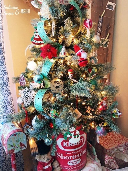 Simple Vintage Christmas Tree