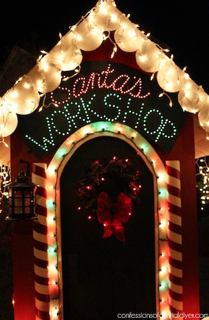 Ilumina el letrero navideño del taller de Papá Noel