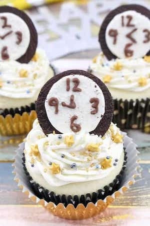 New Years Eve Countdown Vanilla Cupcake desesert