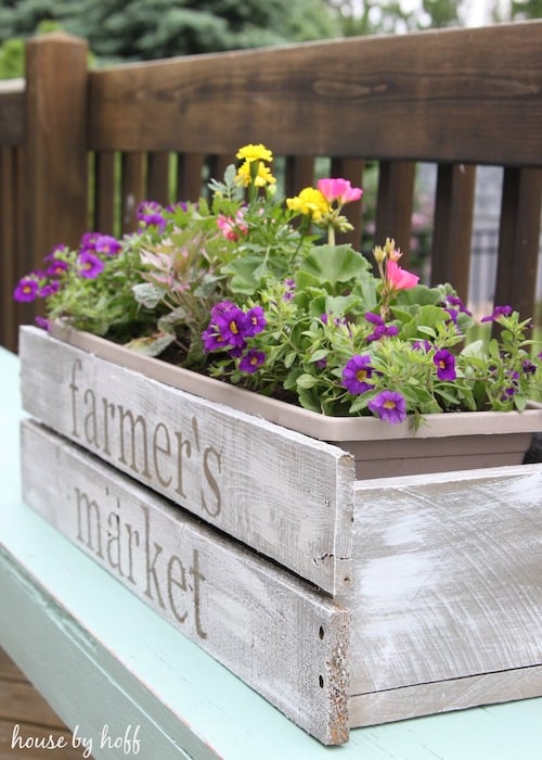 How to Make A DIY Upcycled Rainbow Pallet Flower Garden Planter - Hello  Creative Family