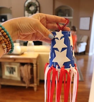 Mess-Free Wind Catcher 4th of july craft