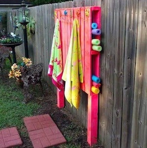Pallet towel sales holder for pool