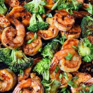 Honey Garlic Butter Shrimp with Broccoli 