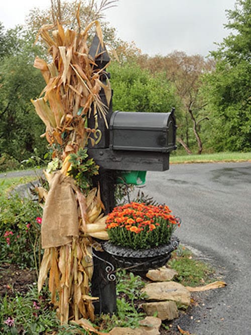 autumn decoration post