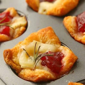Cranberry Brie Bites Appetizer for Fall