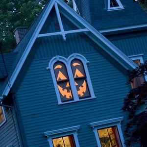 house o lantern halloween window decor idea