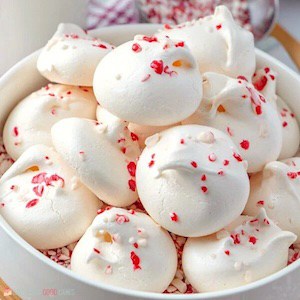 Peppermint Meringues