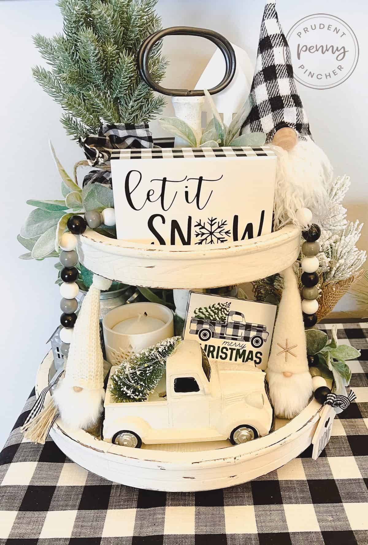 buffalo plaid tray decor