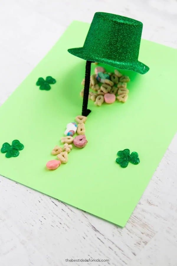 top hat with lucky charms trap