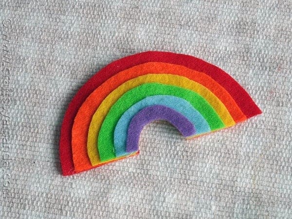 Felt Rainbow magnet