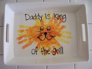 Daddy is King of the Grill. Lion handprint craft - Father's Day craft for kids