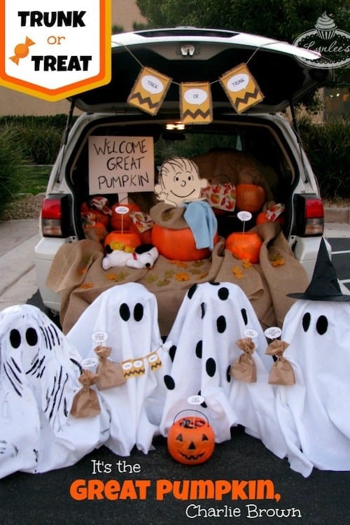 Charlie Brown trunk or treat idea