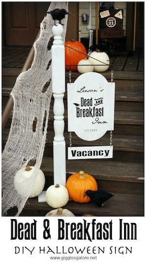 dead breakfast inn halloween sign