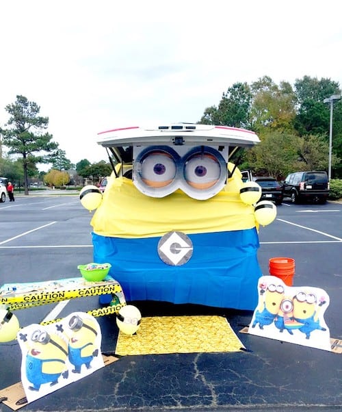 minions car