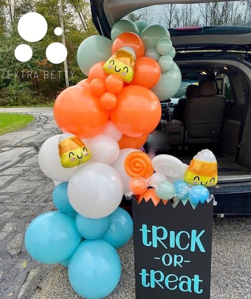 balloon decor Trunk or Treat