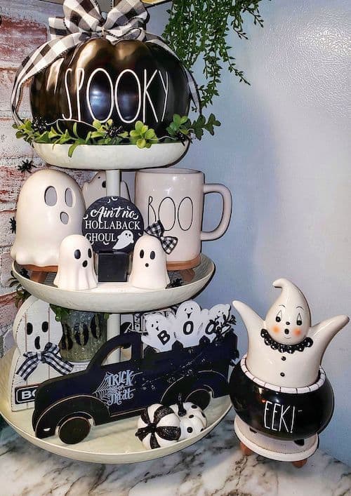 Spooky Ghosts on Tray