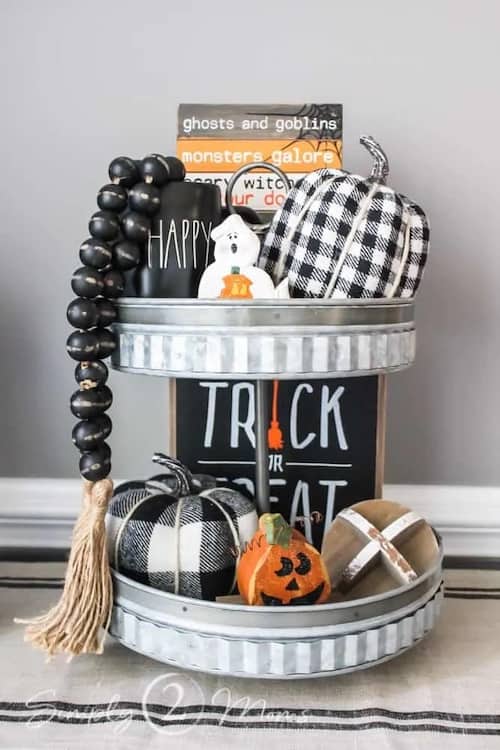 Simple Halloween Tray Styling 