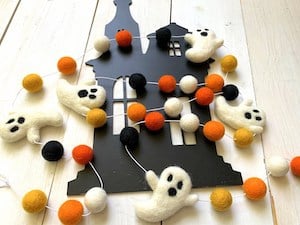 felt garland for halloween