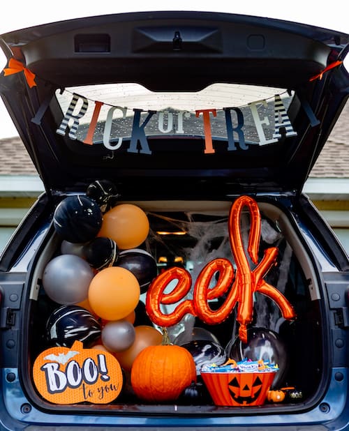 happy halloween trunk or treat idea