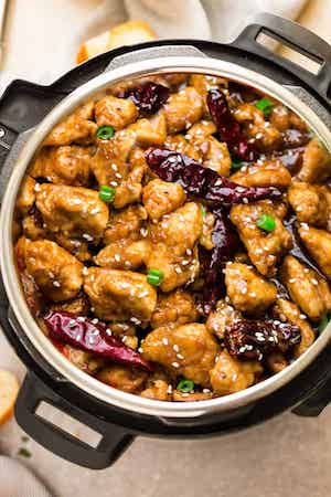 keto Instant Pot General Tso’s Chicken meal prep bowls