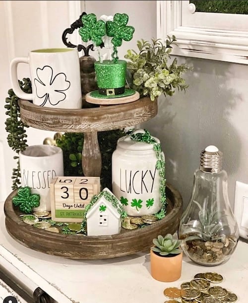 st patrick's day wood tray with are Dunn mugs