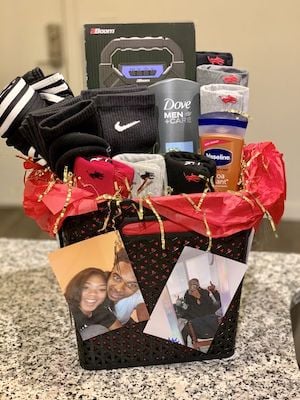 boyfriend gift basket for Valentine's Day