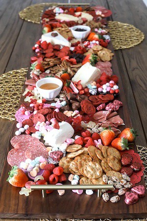 valentine dessert board