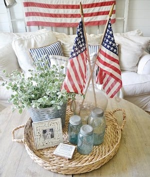 4th of July coffee table decoration idea