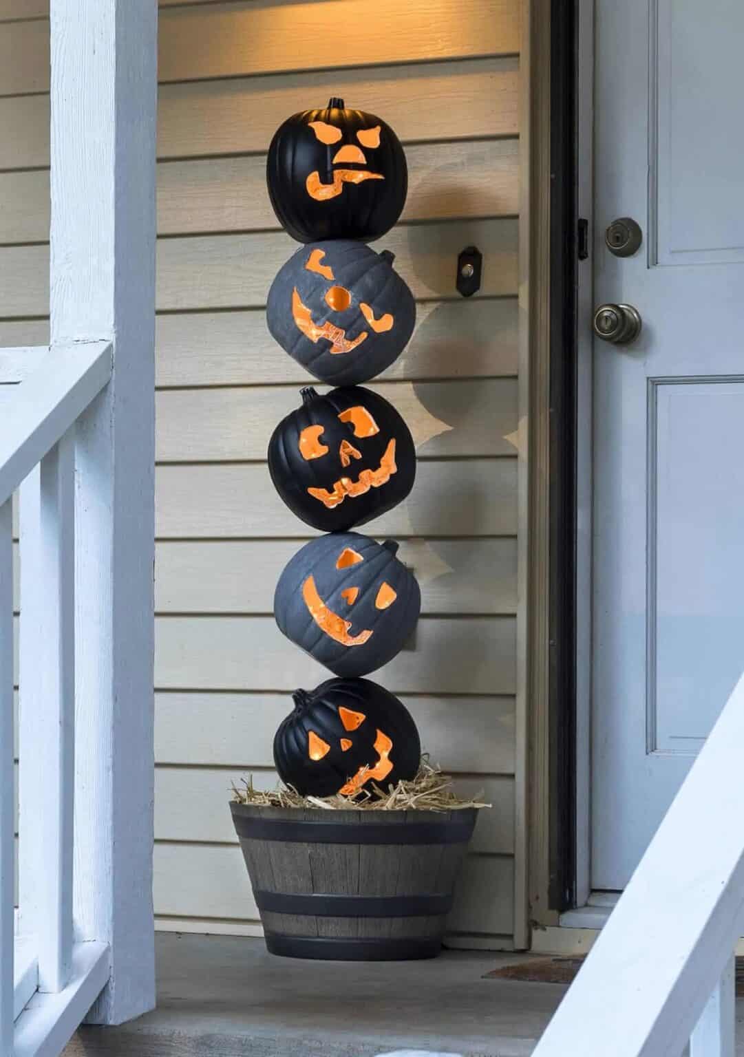 20-diy-outdoor-halloween-lighting-ideas-prudent-penny-pincher