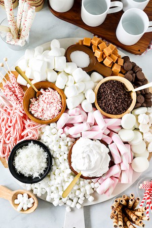 5 DIY Hot Chocolate Bar Tips + free printables - Aspen Jay