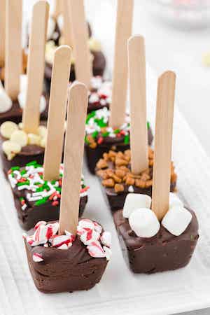 Frozen Hot Chocolate Stick Favor. Snowflake. Winter Party Favors.  Marshmallows. Hot Chocolate Spoon. Hot Cocoa Bar. Christmas Gift Stirrer