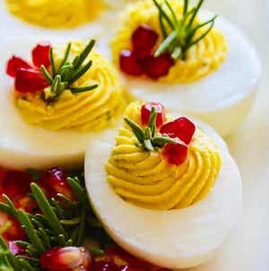 christmas deviled eggs